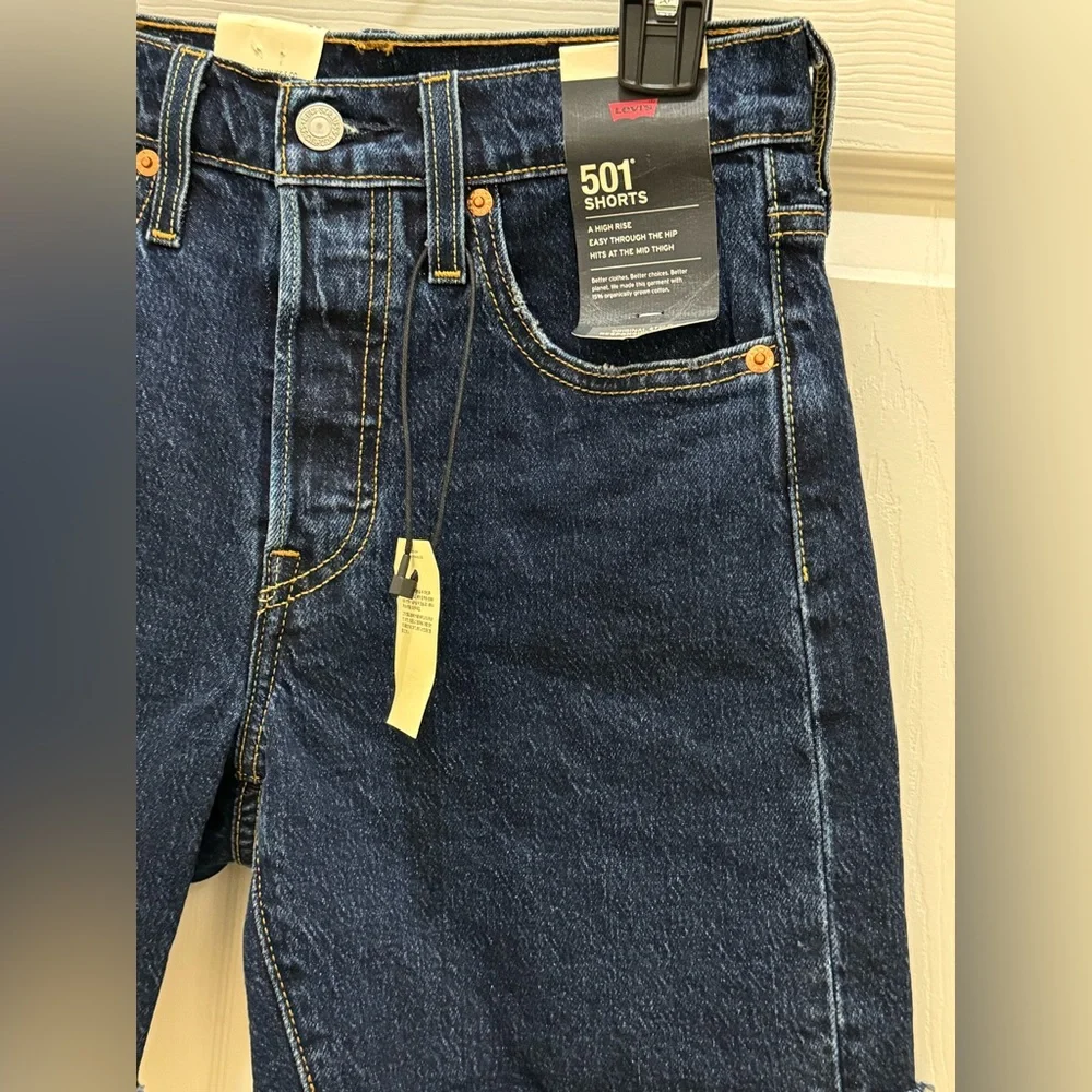 LEVIS HIGH RISE SHORTS JEAN SIZE 24 NWT